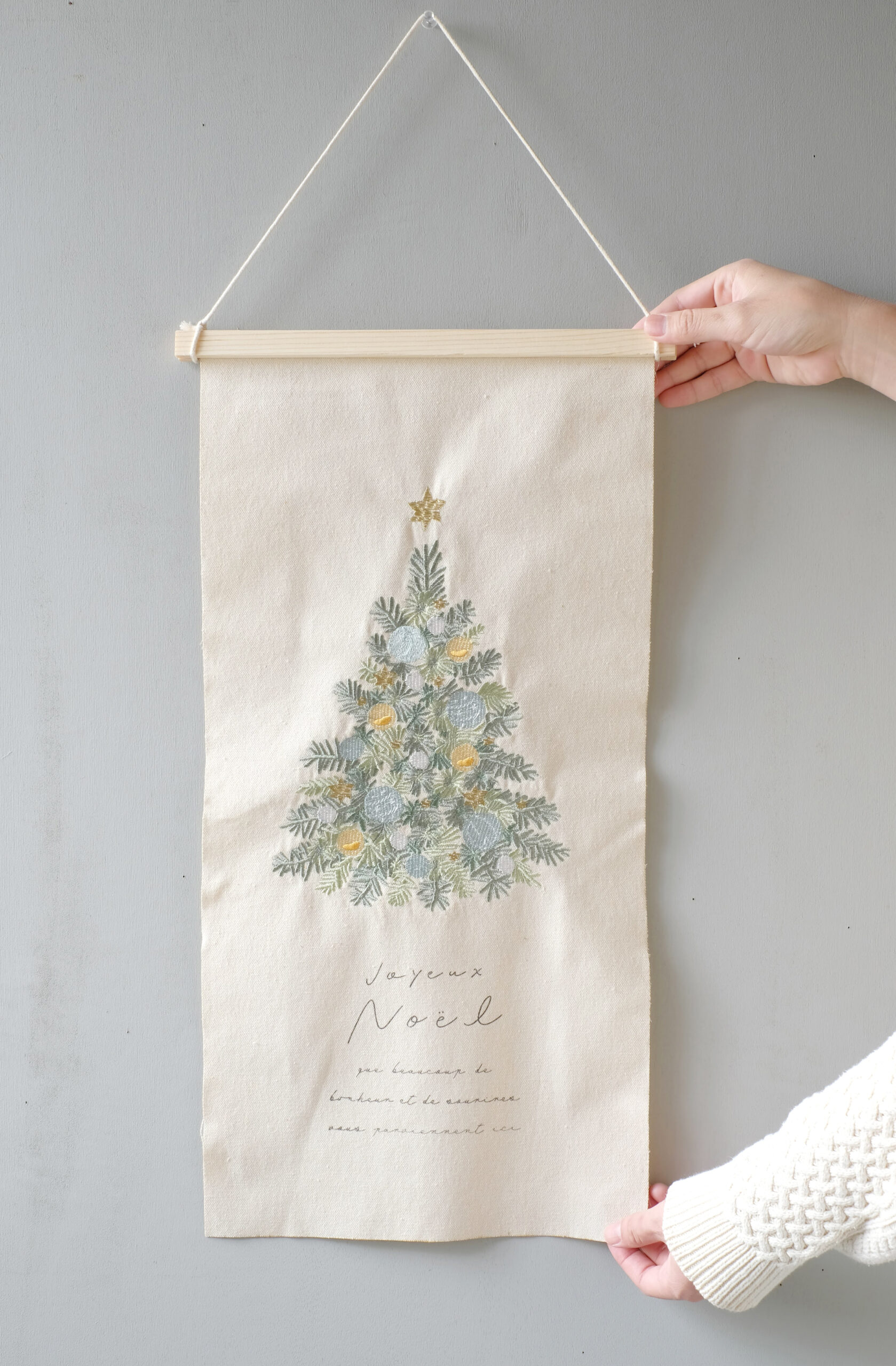 11/27出品【手刺繍】刺繍タペストリー　クリスマス