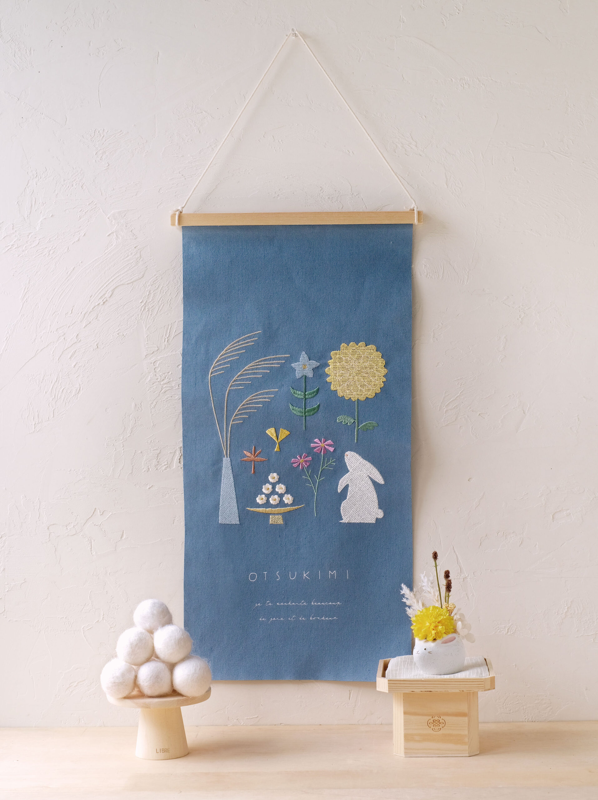 お月見のタペストリー お月見】綿二巾 秋三昧 72㎝風呂敷タペストリー セット棒付 | 和