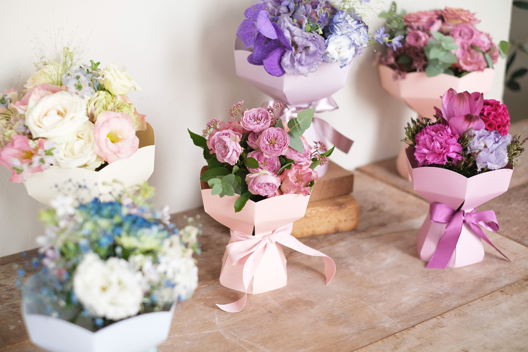 手順が少ないのに見栄え抜群 ラクブケスタンド – 株式会社ケー・イー・アイ