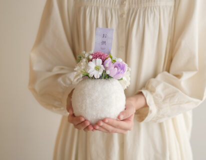 故人を偲ぶ、心のこもったメモリアルグッズ